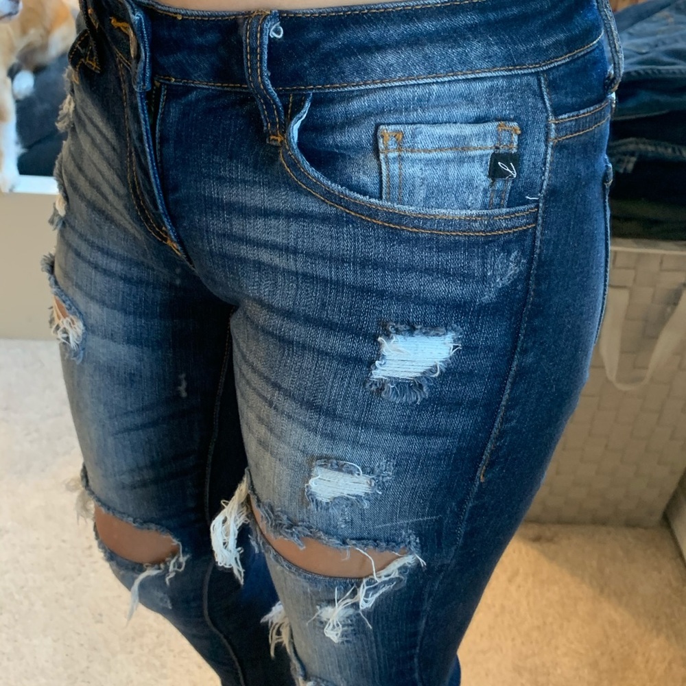 💛KANCAN DISTRUSTED JEANS💛